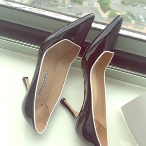 AUTHENTIC~ MANOLO BLAHNIK black and white pumps ~